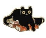 Pin Przypinka Kot na książkach
